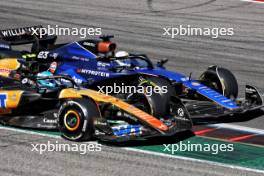 Pierre Gasly (FRA) Alpine F1 Team A524 and Alexander Albon (THA) Williams Racing FW46 battle for position. 20.10.2024. Formula 1 World Championship, Rd 19, United States Grand Prix, Austin, Texas, USA, Race Day.