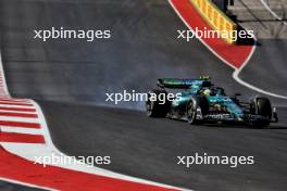 Fernando Alonso (ESP) Aston Martin F1 Team AMR24 locks up under braking. 20.10.2024. Formula 1 World Championship, Rd 19, United States Grand Prix, Austin, Texas, USA, Race Day.