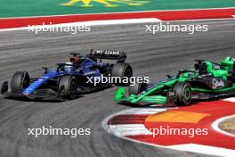 Alexander Albon (THA) Williams Racing FW46 and Valtteri Bottas (FIN) Sauber C44 battle for position. 20.10.2024. Formula 1 World Championship, Rd 19, United States Grand Prix, Austin, Texas, USA, Race Day.