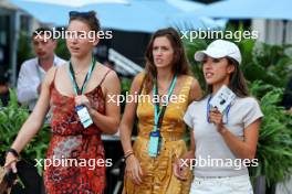 Muni Lily He (CHN) Professional Golfer (Right), girlfriend of Alexander Albon (THA) Williams Racing. 19.10.2024. Formula 1 World Championship, Rd 19, United States Grand Prix, Austin, Texas, USA, Sprint and Qualifying Day.