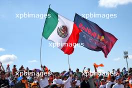 Circuit atmosphere - Sergio Perez (MEX) Red Bull Racing fans in the grandstand. 19.10.2024. Formula 1 World Championship, Rd 19, United States Grand Prix, Austin, Texas, USA, Sprint and Qualifying Day.