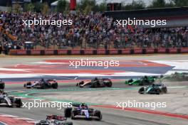 Fernando Alonso (ESP) Aston Martin F1 Team AMR24 runs wide at the start of Sprint. 19.10.2024. Formula 1 World Championship, Rd 19, United States Grand Prix, Austin, Texas, USA, Sprint and Qualifying Day.