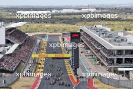 Max Verstappen (NLD) Red Bull Racing RB20 leads at the start of Sprint. 19.10.2024. Formula 1 World Championship, Rd 19, United States Grand Prix, Austin, Texas, USA, Sprint and Qualifying Day.