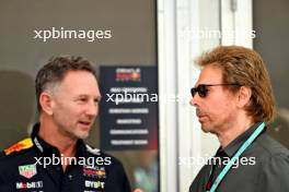 Jerry Bruckheimer (USA) Film Producer (Right) with Christian Horner (GBR) Red Bull Racing Team Principal (Left). 19.10.2024. Formula 1 World Championship, Rd 19, United States Grand Prix, Austin, Texas, USA, Sprint and Qualifying Day.