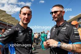 (L to R): Oliver Oakes (GBR) Alpine F1 Team Team Principal with Julian Rouse (GBR) Alpine F1 Team Sporting Director on the grid. 19.10.2024. Formula 1 World Championship, Rd 19, United States Grand Prix, Austin, Texas, USA, Sprint and Qualifying Day.