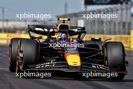 Sergio Perez (MEX) Red Bull Racing RB20. 19.10.2024. Formula 1 World Championship, Rd 19, United States Grand Prix, Austin, Texas, USA, Sprint and Qualifying Day.