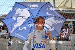 Liam Lawson (NZL) RB on the grid. 19.10.2024. Formula 1 World Championship, Rd 19, United States Grand Prix, Austin, Texas, USA, Sprint and Qualifying Day.