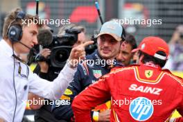 Sprint winner Max Verstappen (NLD) Red Bull Racing with Carlos Sainz Jr (ESP) Ferrari in parc ferme. 19.10.2024. Formula 1 World Championship, Rd 19, United States Grand Prix, Austin, Texas, USA, Sprint and Qualifying Day.