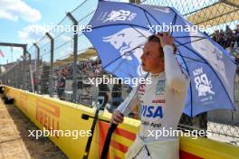 Liam Lawson (NZL) RB on the grid. 19.10.2024. Formula 1 World Championship, Rd 19, United States Grand Prix, Austin, Texas, USA, Sprint and Qualifying Day.