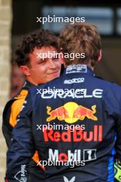 Pole sitter Lando Norris (GBR) McLaren in qualifying parc ferme with second placed Max Verstappen (NLD) Red Bull Racing. 19.10.2024. Formula 1 World Championship, Rd 19, United States Grand Prix, Austin, Texas, USA, Sprint and Qualifying Day.