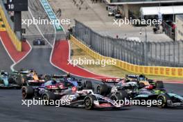 Kevin Magnussen (DEN) Haas VF-24 at the start of Sprint. 19.10.2024. Formula 1 World Championship, Rd 19, United States Grand Prix, Austin, Texas, USA, Sprint and Qualifying Day.