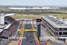 Max Verstappen (NLD) Red Bull Racing RB20 leads at the start of Sprint. 19.10.2024. Formula 1 World Championship, Rd 19, United States Grand Prix, Austin, Texas, USA, Sprint and Qualifying Day.