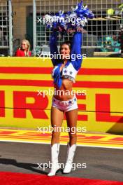 Circuit atmosphere - Dallas Cowboys Cheerleaders at the drivers' parade.  20.10.2024. Formula 1 World Championship, Rd 19, United States Grand Prix, Austin, Texas, USA, Race Day.