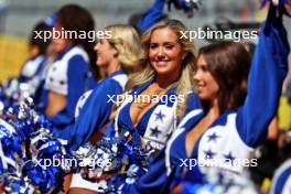 Circuit atmosphere - Dallas Cowboys Cheerleaders at the drivers' parade.  20.10.2024. Formula 1 World Championship, Rd 19, United States Grand Prix, Austin, Texas, USA, Race Day.