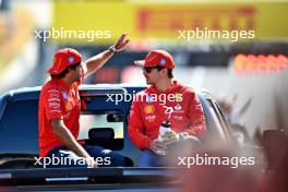 (L to R): Carlos Sainz Jr (ESP) Ferrari and Charles Leclerc (MON) Ferrari on the drivers' parade. 20.10.2024. Formula 1 World Championship, Rd 19, United States Grand Prix, Austin, Texas, USA, Race Day.