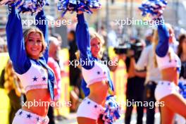 Circuit atmosphere - Dallas Cowboys Cheerleaders at the drivers' parade.  20.10.2024. Formula 1 World Championship, Rd 19, United States Grand Prix, Austin, Texas, USA, Race Day.