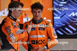 (L to R): Oscar Piastri (AUS) McLaren with team mate Lando Norris (GBR) McLaren. 17.10.2024. Formula 1 World Championship, Rd 19, United States Grand Prix, Austin, Texas, USA, Preparation Day.