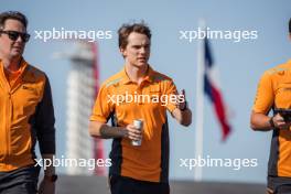 Oscar Piastri (AUS) McLaren walks the circuit with the team. 17.10.2024. Formula 1 World Championship, Rd 19, United States Grand Prix, Austin, Texas, USA, Preparation Day.