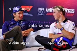 (L to R): Alexander Albon (THA) Williams Racing and Liam Lawson (NZL) RB in the FIA Press Conference. 17.10.2024. Formula 1 World Championship, Rd 19, United States Grand Prix, Austin, Texas, USA, Preparation Day.