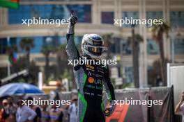 Race winner Joshua Durksen (PAR) AIX Racing celebrates in parc ferme. 14.09.2024. FIA Formula 2 Championship, Rd 12, Sprint Race, Baku, Azerbaijan, Saturday.