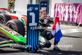 Race winner Joshua Durksen (PAR) AIX Racing celebrates in parc ferme. 14.09.2024. FIA Formula 2 Championship, Rd 12, Sprint Race, Baku, Azerbaijan, Saturday.