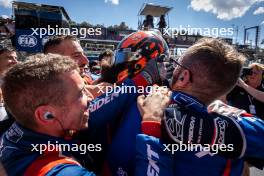 Race winner Richard Verschoor (NED) Trident celebrates in parc ferme with the team. 15.09.2024. FIA Formula 2 Championship, Rd 12, Feature Race, Baku, Azerbaijan, Sunday.