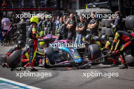 Victor Martins (FRA) ART Grand Prix makes a pit stop. 15.09.2024. FIA Formula 2 Championship, Rd 12, Feature Race, Baku, Azerbaijan, Sunday.