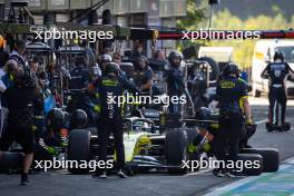 Gabriel Bortoleto (BRA) Invicta Racing makes a pit stop. 28.07.2024. Formula 2 Championship, Rd 10, Feature Race, Spa-Francorchamps, Belgium, Sunday.