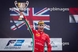 Race winner Oliver Bearman (GBR) Prema Racing celebrates on the podium. 31.08.2024. Formula 2 Championship, Rd 11, Sprint Race, Monza, Italy, Saturday.