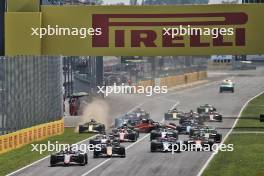 Enzo Fittiapldi (BRA) Van Amersfoort Racing leads at the start of the race as Oliver Goethe (GER) MP Motorsport crashes. 31.08.2024. Formula 2 Championship, Rd 11, Sprint Race, Monza, Italy, Saturday.