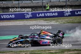 Josep Maria Marti (ESP) Campos Racing and Victor Martins (FRA) ART Grand Prix battle for position. 31.08.2024. Formula 2 Championship, Rd 11, Sprint Race, Monza, Italy, Saturday.