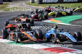 Zak O'Sullivan (GBR) ART Grand Prix and Rafael Villagomez (MEX) Van Amersfoort Racing battle for position. 01.09.2024. Formula 2 Championship, Rd 11, Feature Race, Monza, Italy, Sunday.