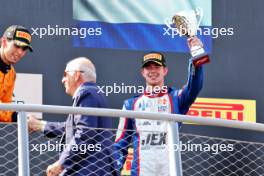 Richard Verschoor (NED) Trident celebrates his third position on the podium. 01.09.2024. Formula 2 Championship, Rd 11, Feature Race, Monza, Italy, Sunday.