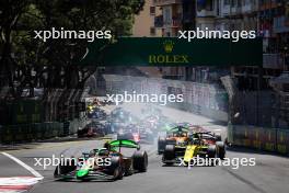 Taylor Barnard (GBR) AIX Racing leads at the start of the race. 25.05.2024. FIA Formula 2 Championship, Rd 5, Monte Carlo, Monaco, Sprint Race, Saturday.