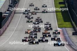 Luke Browning (GBR) Hitech Pulse-Eight leads at the start of the race. 30.06.2024. FIA Formula 3 Championship, Rd 6, Feature Race, Spielberg, Austria, Sunday.