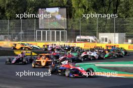 Leonardo Fornaroli (ITA) Trident leads at the start of the race. 01.09.2024. Formula 3 Championship, Rd 10, Feature Race, Monza, Italy, Sunday.