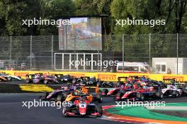 Leonardo Fornaroli (ITA) Trident leads at the start of the race. 01.09.2024. Formula 3 Championship, Rd 10, Feature Race, Monza, Italy, Sunday.