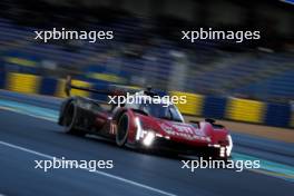 Luis Felipe Derani (BRA) / Jack Aitken (GBR) / Felipe Drugovich (BRA) #311 Whelen Cadillac Racing Cadillac V-Series.R. 16.06.2024. FIA World Endurance Championship, Round 4, Le Mans 24 Hours, Race, Le Mans, France, Sunday.