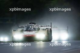 Will Stevens (GBR) / Callum Ilott (GBR) / Norman Nato (FRA) #12 Hertz Team Jota Porsche 963. 16.06.2024. FIA World Endurance Championship, Round 4, Le Mans 24 Hours, Race, Le Mans, France, Sunday.
