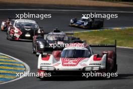 Kevin Estre (FRA) / Andre Lotterer (GER) / Laurens Vanthoor (BEL) #06 Porsche Penske Motorsport, Porsche 963. 16.06.2024. FIA World Endurance Championship, Round 4, Le Mans 24 Hours, Race, Le Mans, France, Sunday.