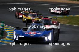 Earl Bamber (NZL) / Alex Lynn (GBR) / Alex Palou (ESP) #02 Cadillac Racing Cadillac V-Series.R. 16.06.2024. FIA World Endurance Championship, Round 4, Le Mans 24 Hours, Race, Le Mans, France, Sunday.