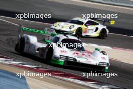 Julien Andlauer (FRA) / Harry Tincknell (GBR) / Charlie Wurz (AUT) / Larry ten Voorde (NLD) / Antonio Serravalle (CDN) #99 Proton Competition Porsche 963. 03.11.2024. FIA World Endurance Championship, Rookie Test, Sakhir, Bahrain, Sunday.