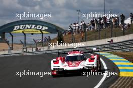 Kevin Estre (FRA) / Andre Lotterer (GER) / Laurens Vanthoor (BEL) / Dane Cameron (USA) #06 Porsche Penske Motorsport, Porsche 963. 07-09.06.2024. FIA World Endurance Championship, Le Mans Test, Le Mans, France.